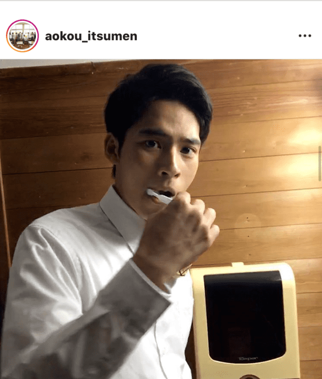 歯磨き　男性　Instagram